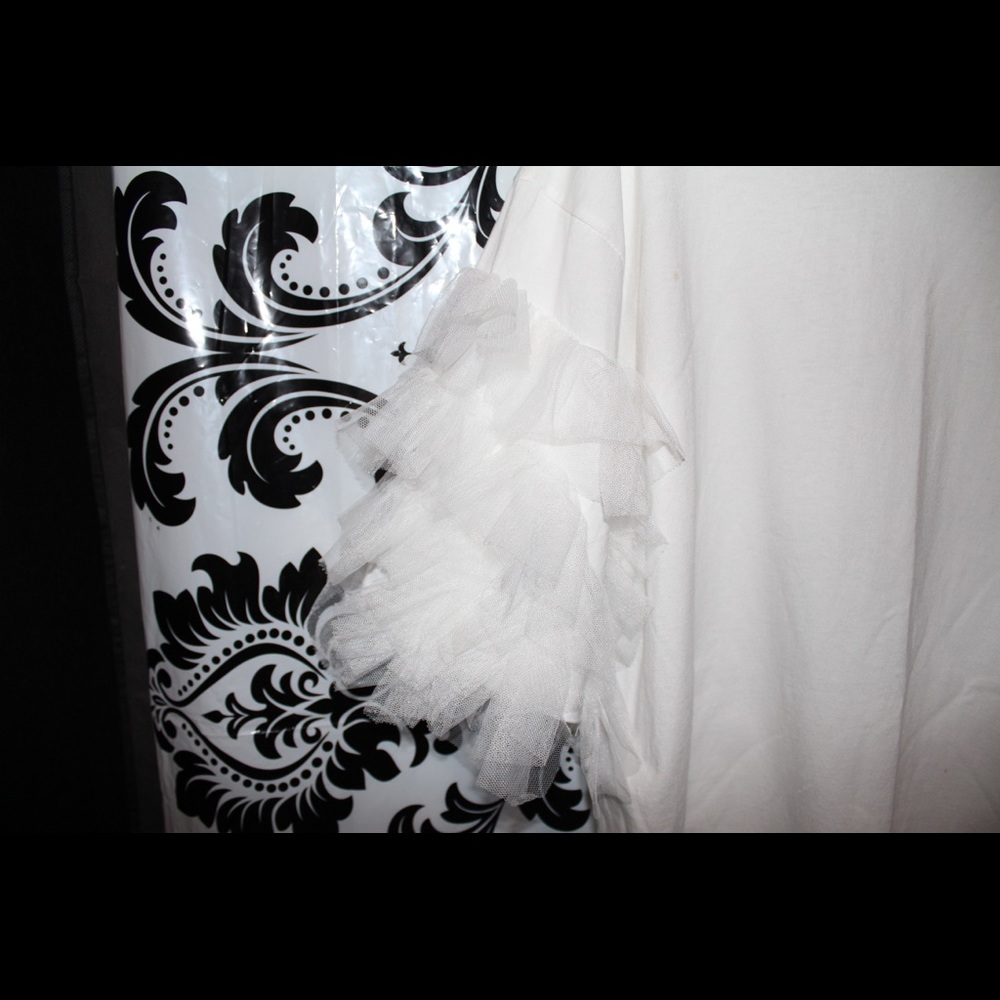 Tulle Sleeve T-Shirt - Picture 3 of 3